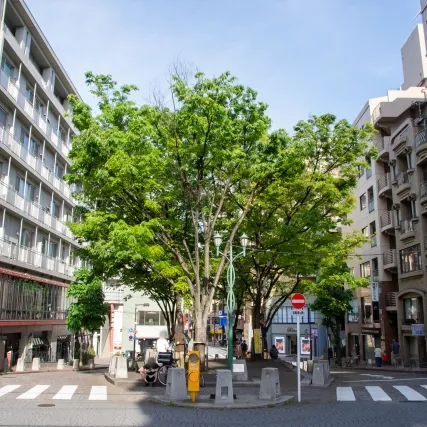 Azabu-Juban SAKRA Store