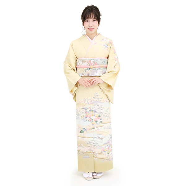 山笑ふ