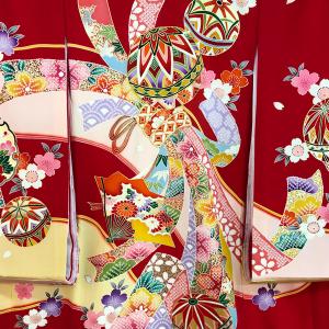 背に鞠と束ね熨斗