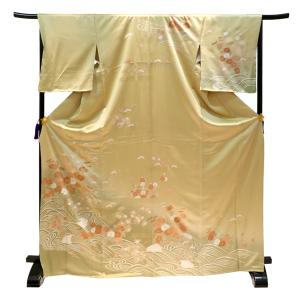 金色の波に咲く和花