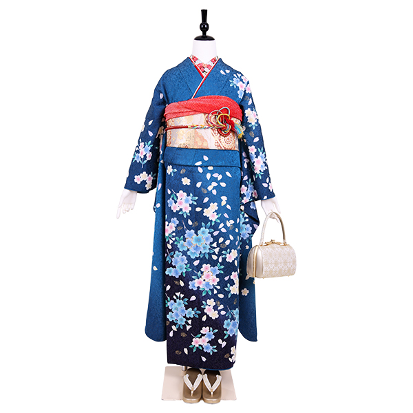 桜舞う夜明け